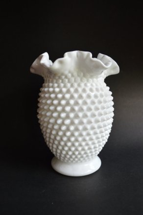 29-milk-glass-vase