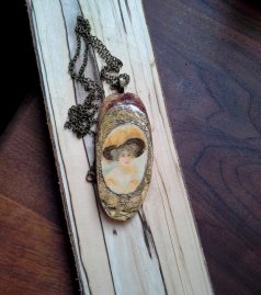 6-decoupage-necklace